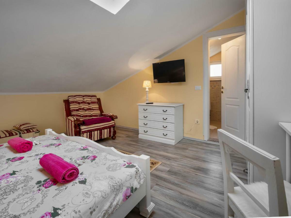 Holiday Home Villa Aurora By Interhome Loborika Bagian luar foto