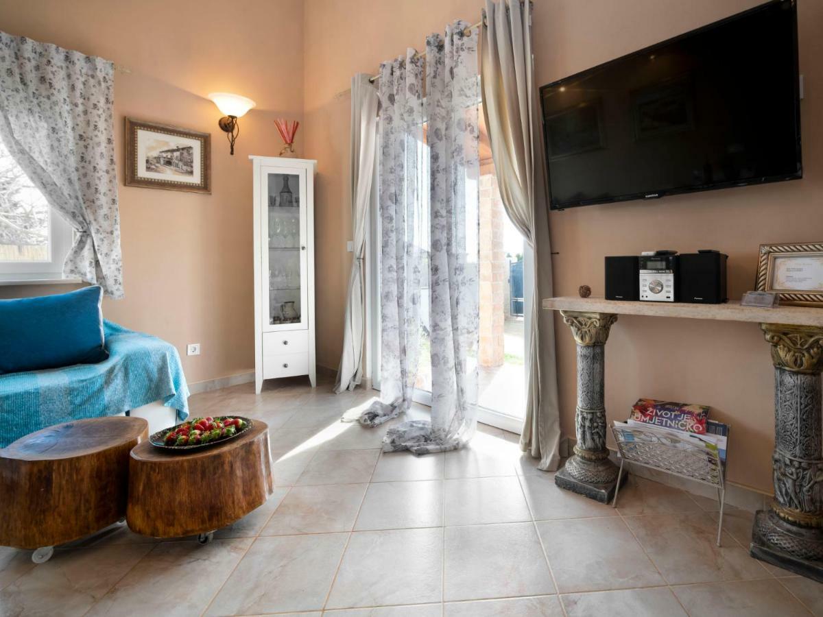 Holiday Home Villa Aurora By Interhome Loborika Bagian luar foto